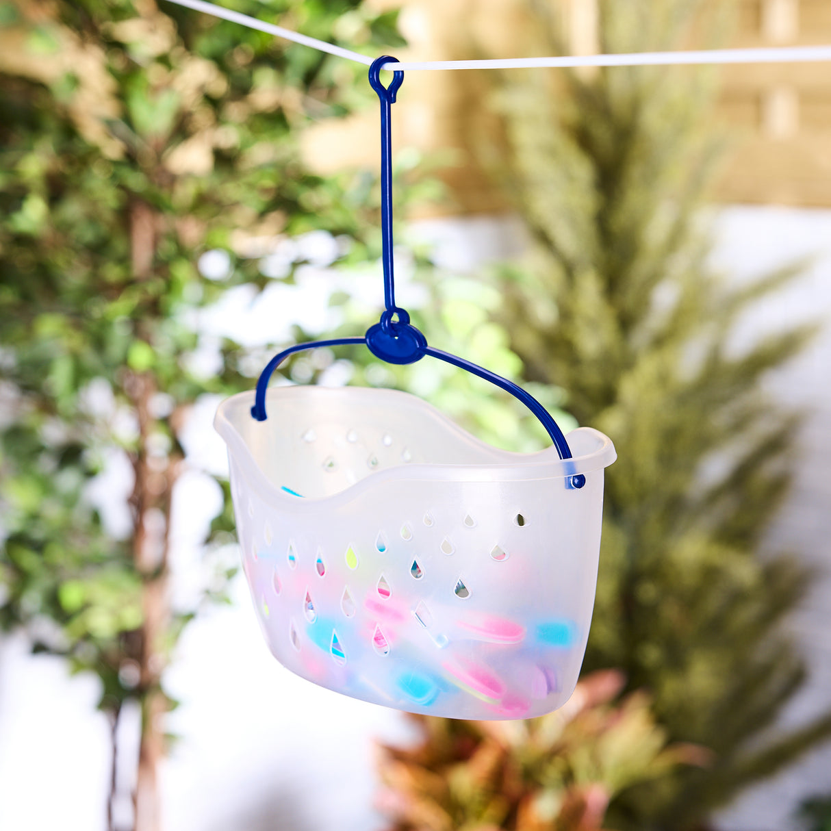 Minky Brites Peg Basket with 24 Pegs