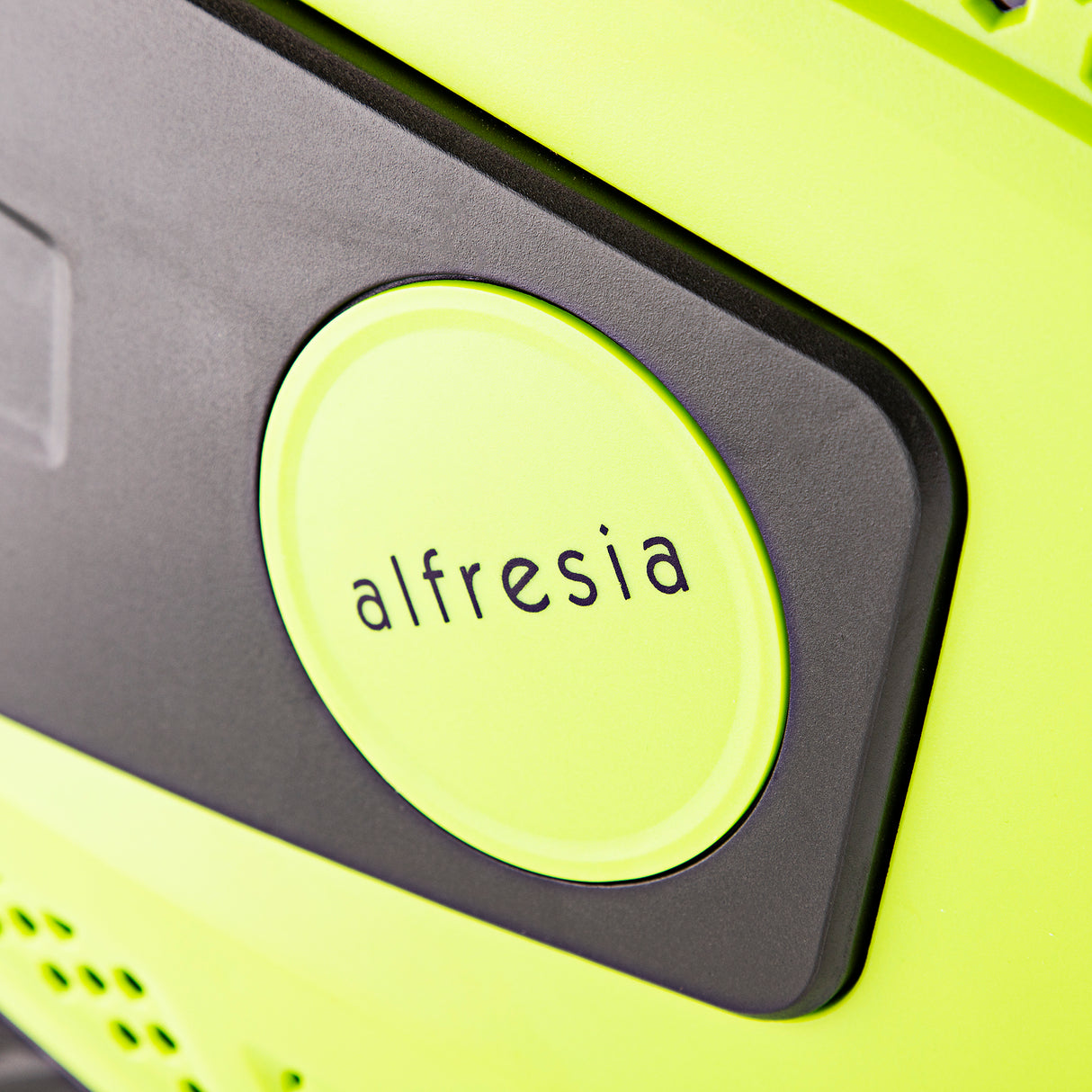 Alfresia 15m Garden Hose Reel, Wall Mounted Hose Reel with Spray Gun & Brass Attachments