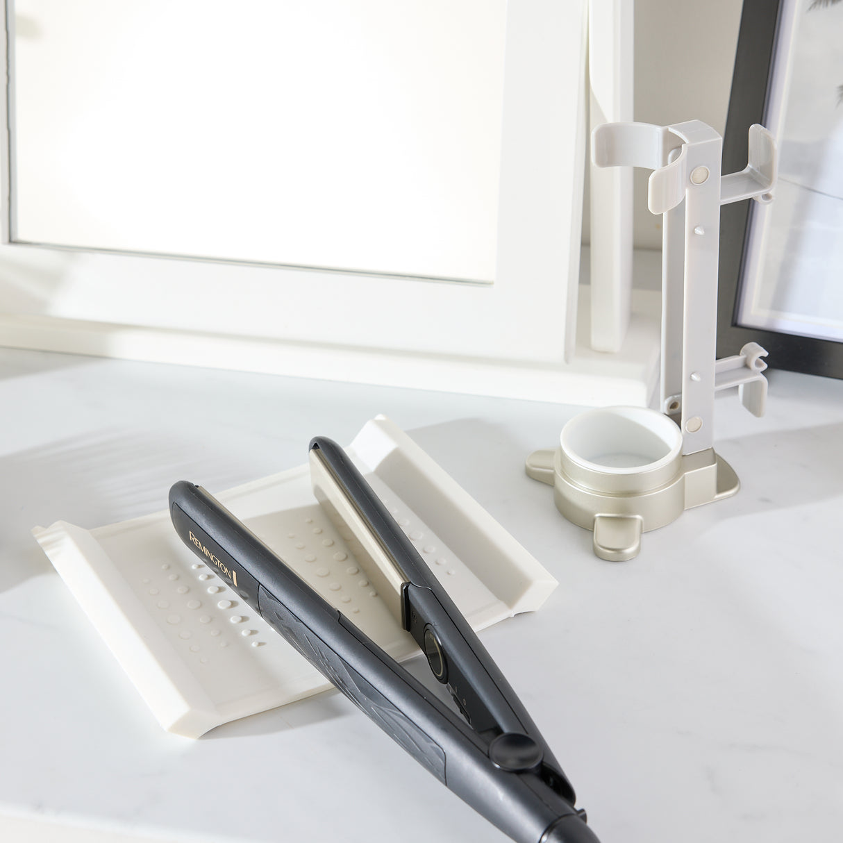 Minky Styling Pod - Hair Straightener Holder